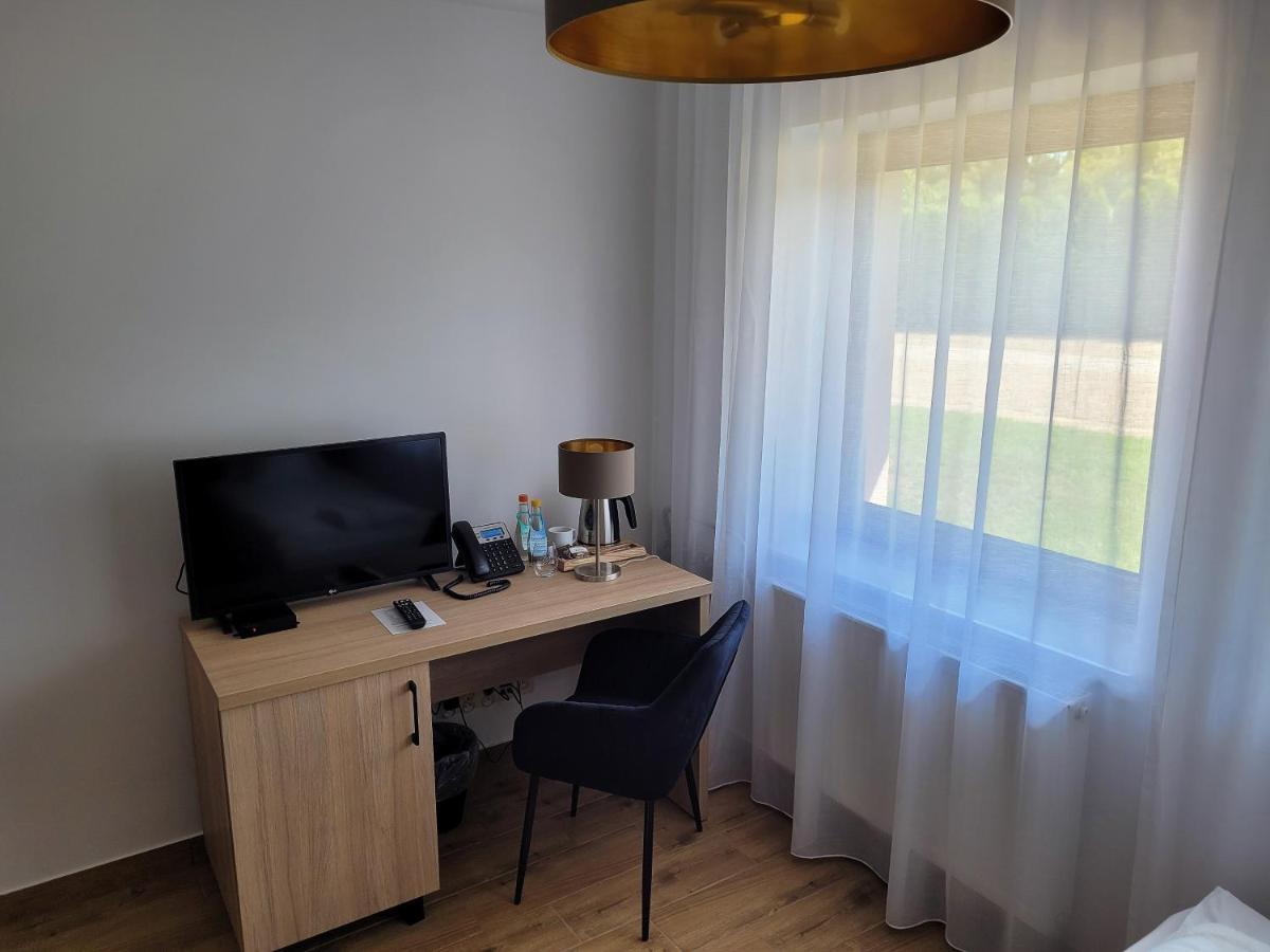 Dwor Kombornia - Folwark Extérieur photo