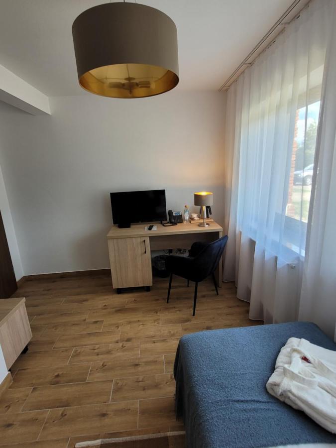 Dwor Kombornia - Folwark Extérieur photo