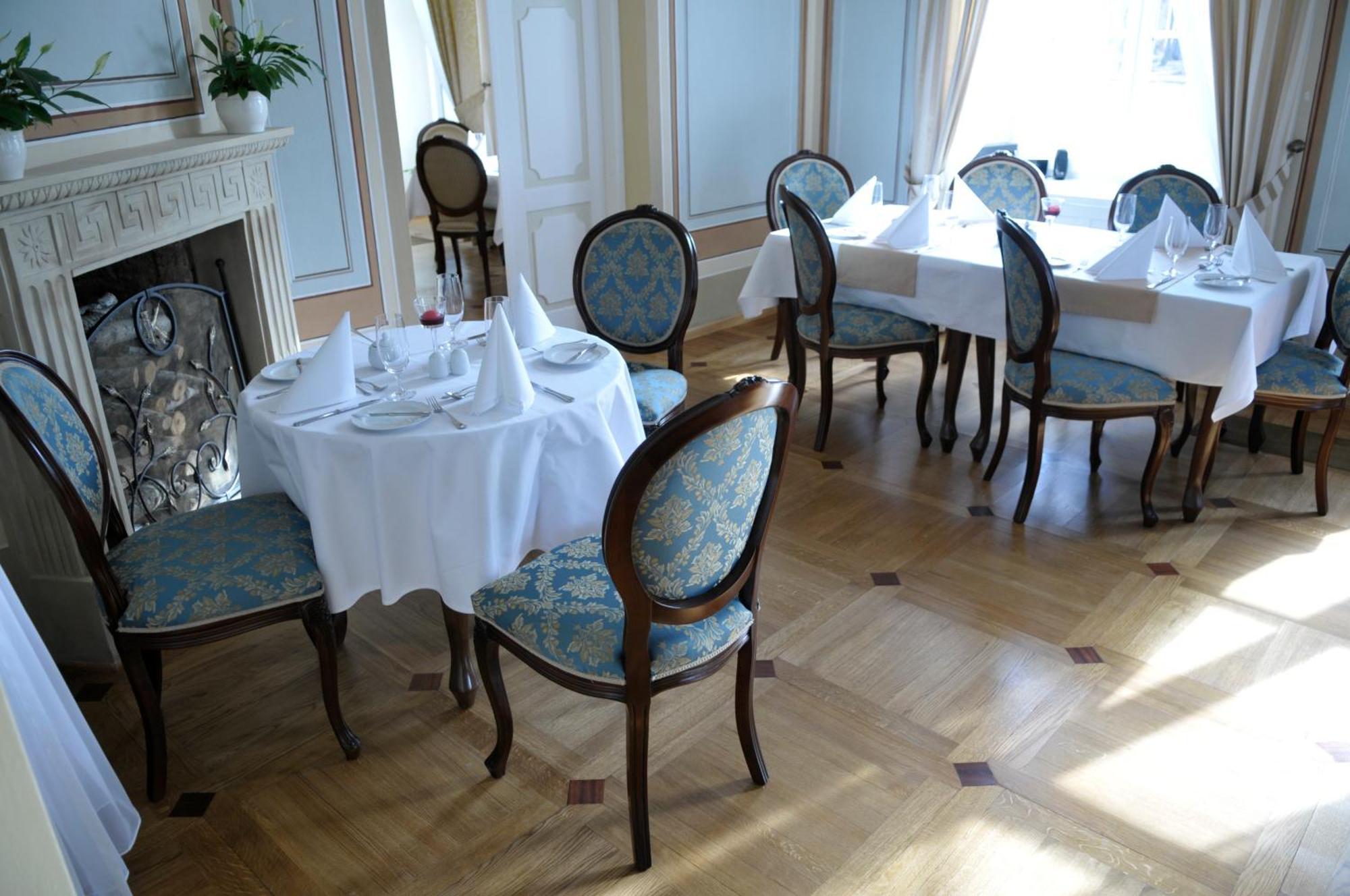 Dwor Kombornia - Folwark Extérieur photo