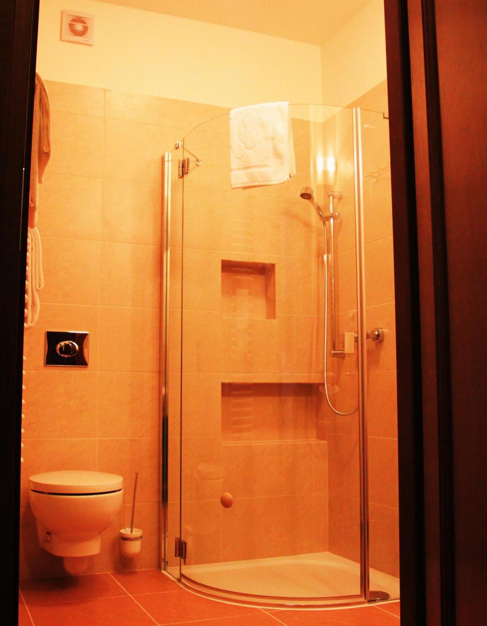 Dwor Kombornia - Folwark Extérieur photo