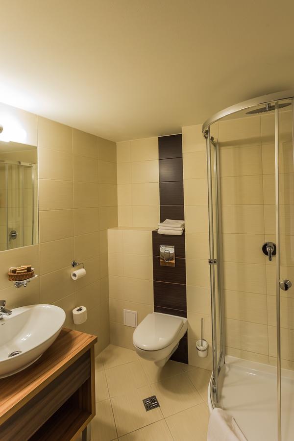 Dwor Kombornia - Folwark Extérieur photo